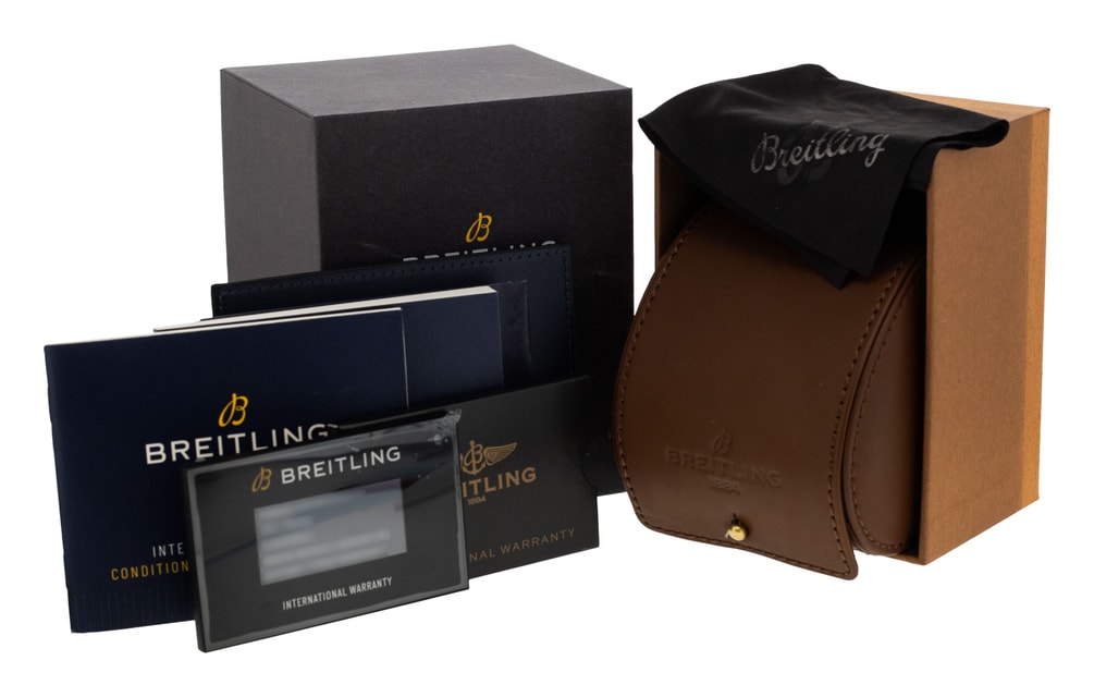 Breitling Avenger Chronograph 43 A13385 Image 4